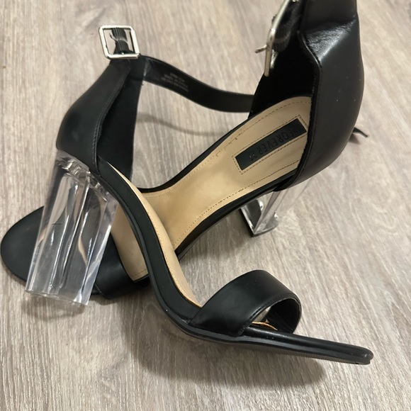 Forever 21 Black Classic Strappy Clear Heel - Picture 7 of 12